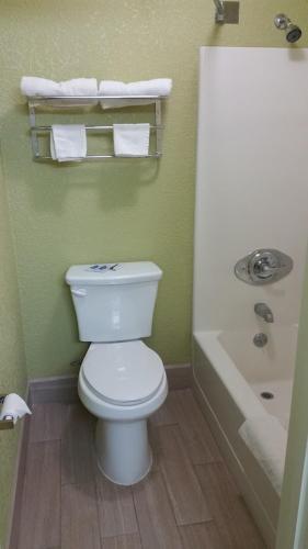 Motel Derrick Inn