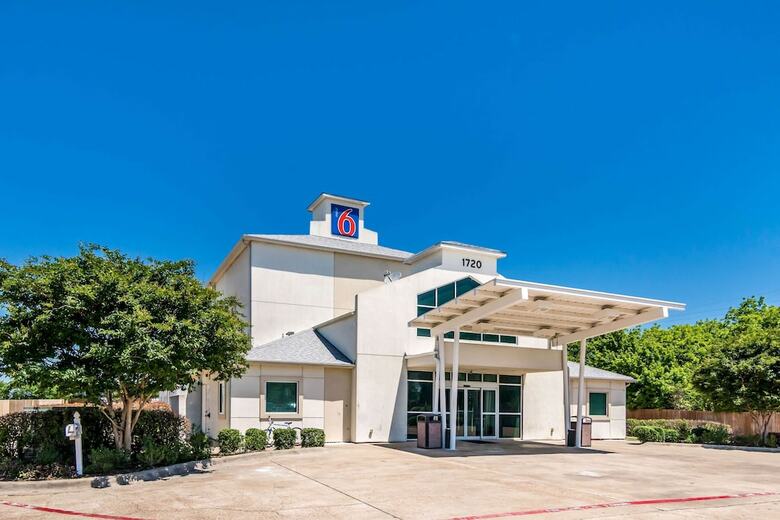 Motel 6 Cleburne