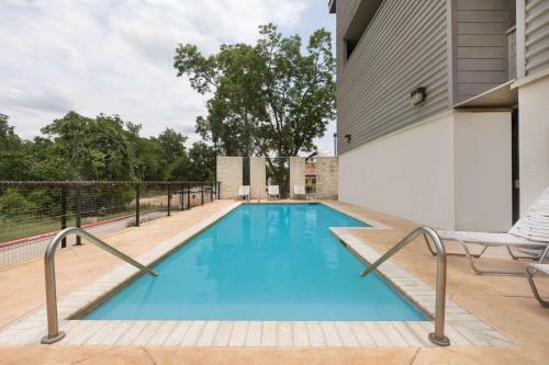 Hotel Baymont By Wyndham Columbus