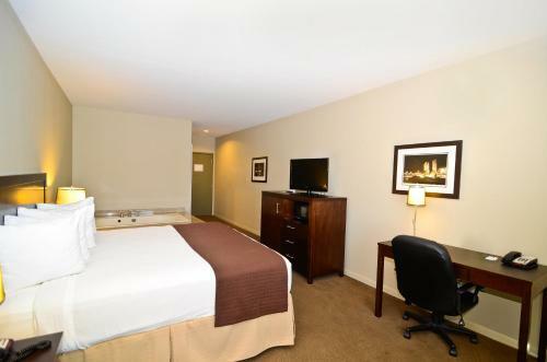 Hotel Baymont By Wyndham Columbus