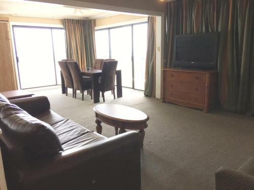Polynesian Oceanfront Motel