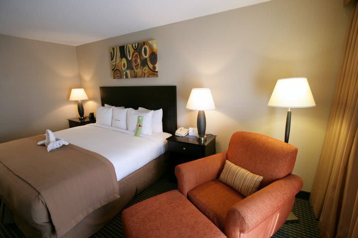 Hotel Doubletree By Hilton Dallas Market Center