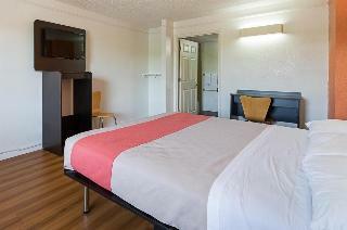 Motel 6 Dallas Market Center