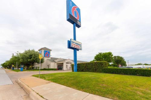 Hotel Motel 6 Dallas Northeast