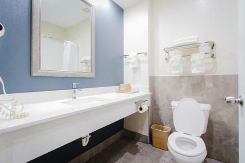 Hotel Scottish Inn & Suites Willowbrook