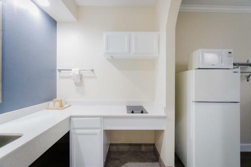Hotel Scottish Inn & Suites Willowbrook