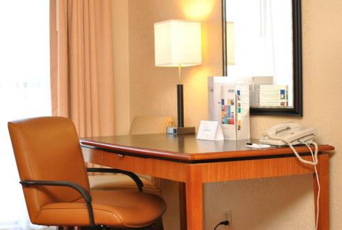 Atrium Hotel And Suites Dfw Airport
