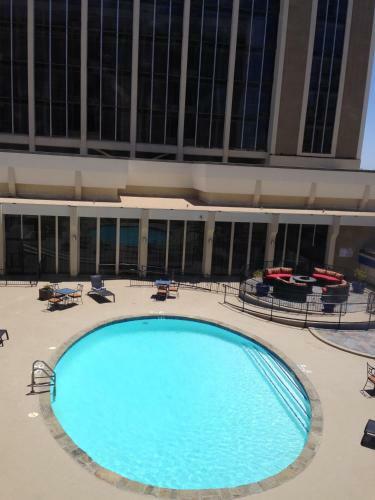Hotel Doubletree By Hilton Midland Plaza