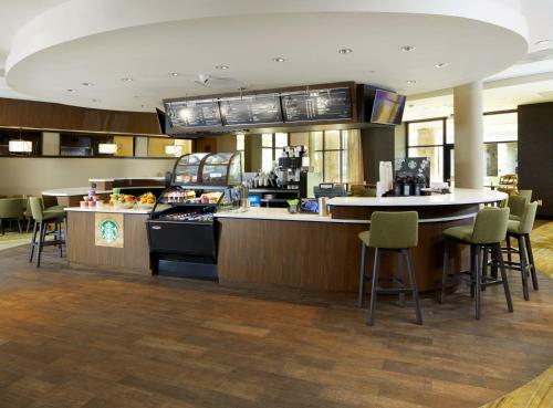 Hotel Courtyard By Marriott San Antonio Six Flags At The Rim