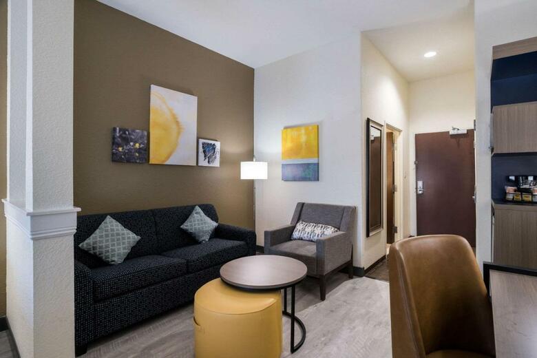 Hotel Comfort Inn & Suites