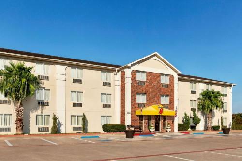 Hotel Super 8 Waco University Area