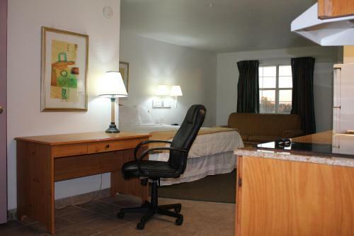 Hotel America's Best Value Inn & Suites