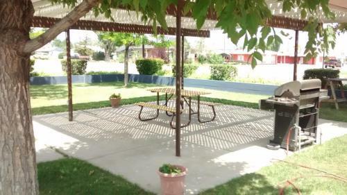 Adobe Sands Motel
