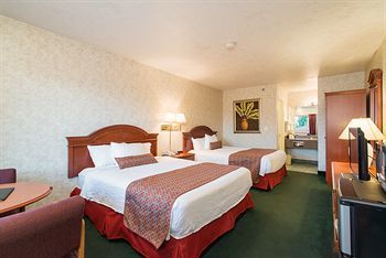 Hotel St. George Inn And Suites