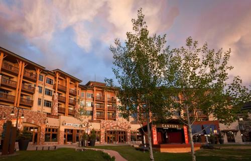 Sundial Lodge By All Seasons Resort Lodging