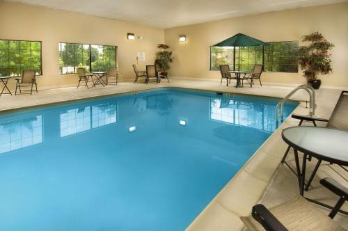 Hotel Comfort Suites Dulles Airport