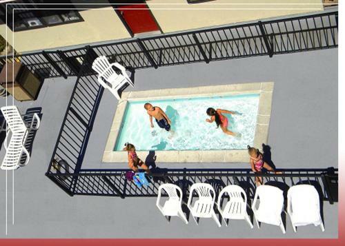 Cerca Del Mar Motel