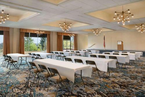 Hotel Baymont By Wyndham Bremerton Wa
