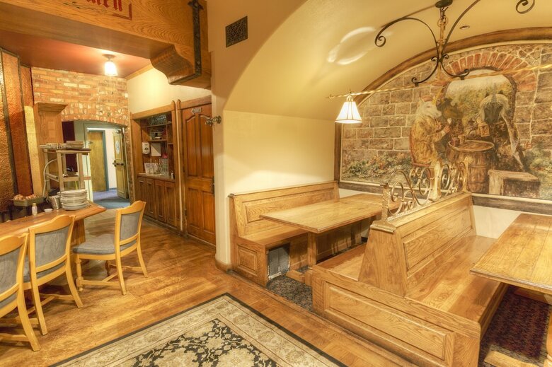Montvale Hotel