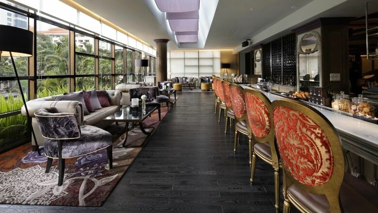Sofitel Saigon Plaza Hotel