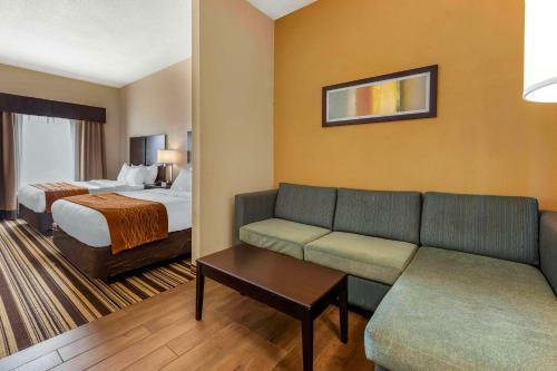 Hotel Comfort Inn & Suites