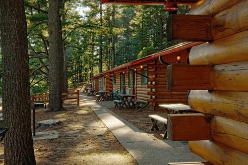Hotel Meadowbrook Resort