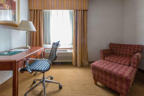Hotel Quality Inn & Suites - University