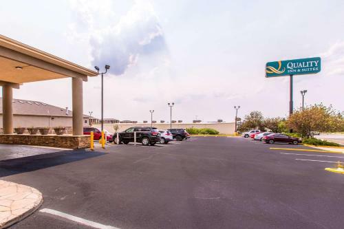 Hotel Quality Inn & Suites - University