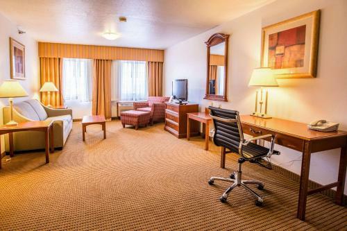 Hotel Quality Inn & Suites - University