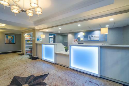 Holiday Inn Express Hotel & Suites Easton