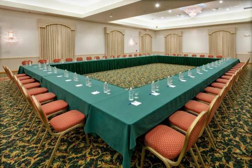 Holiday Inn Express Hotel & Suites Easton