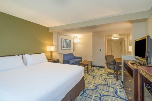 Holiday Inn Express Hotel & Suites Easton