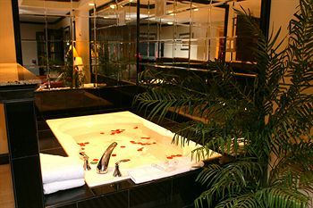 Hotel Rodeway Inn & Suites