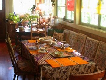 Bed & Breakfast Hollyhock Country House