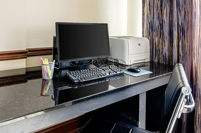 Hotel Quality Inn & Suites