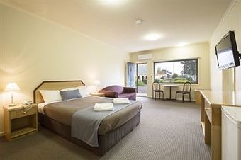 Monash Hotel