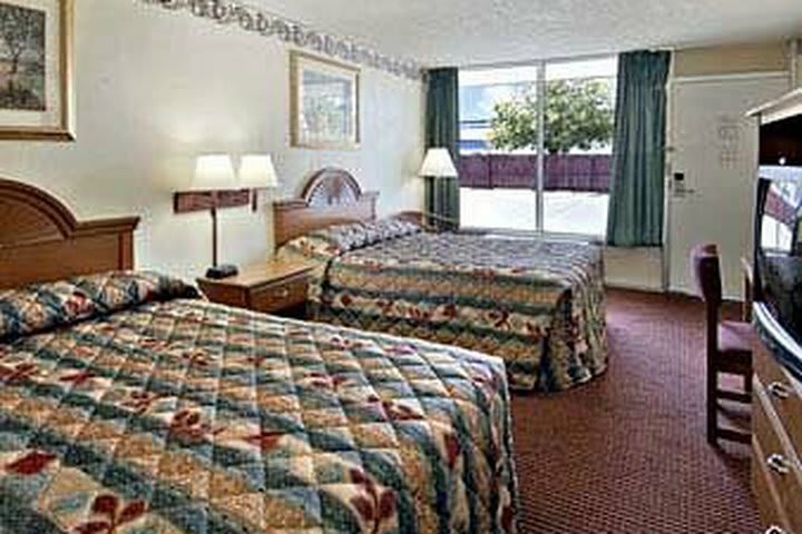 Hotel Days Inn South