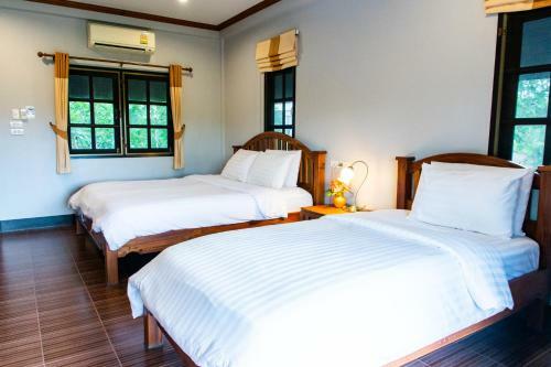 Hotel Baanrimnam Resort Trat