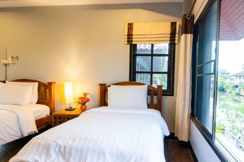 Hotel Baanrimnam Resort Trat