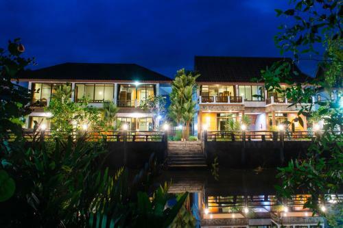 Hotel Baanrimnam Resort Trat