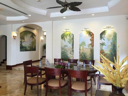 Hotel Olalani Resort & Condotel