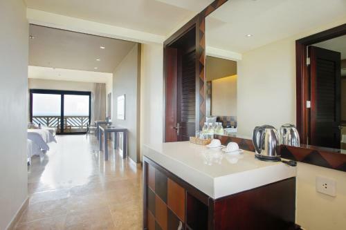 Hotel Olalani Resort & Condotel