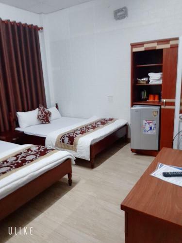 Hostal M & T Hotel
