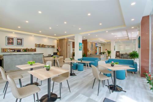 Aurora Riverside Hotel & Villas