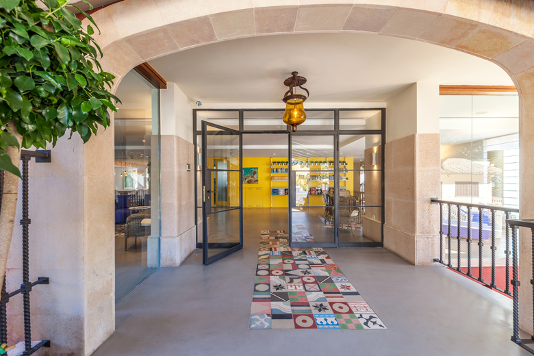 Hotel Cala Sant Vicen�