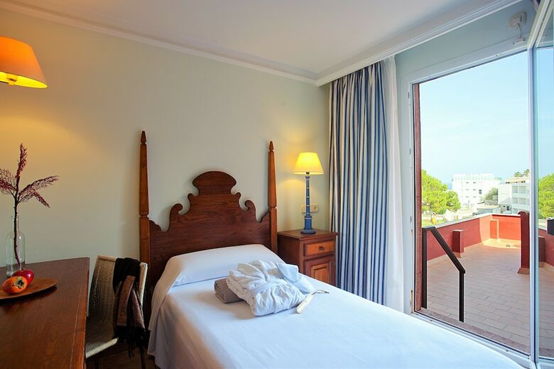 Hotel Cala Sant Vicen�