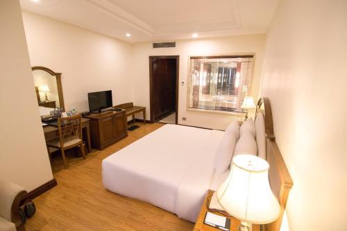Sai Gon Ha Long Hotel