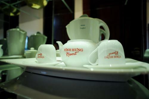Hotel Vinh Hung Riverside Resort & Spa