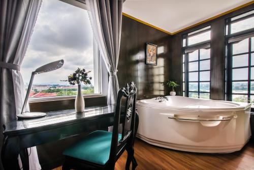 River View Hotel