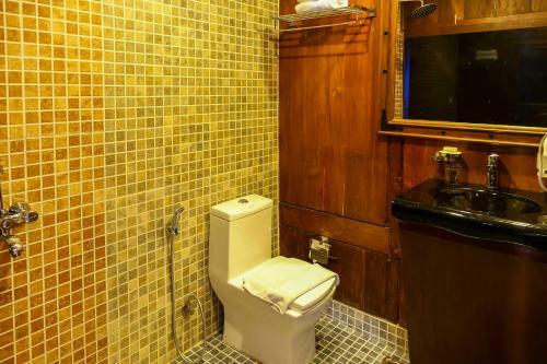 Hotel Poovar Island Resort